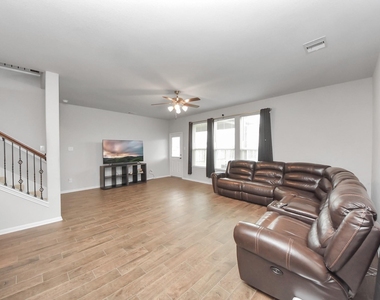 4239 Wyanngate Drive - Photo Thumbnail 11