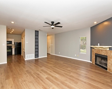 2023 Gentryside Drive - Photo Thumbnail 8