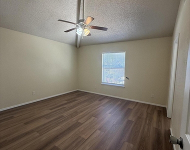 12000 Ivory Gate Way - Photo Thumbnail 28