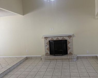 12000 Ivory Gate Way - Photo Thumbnail 9