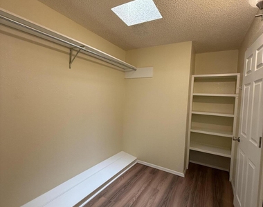 12000 Ivory Gate Way - Photo Thumbnail 33