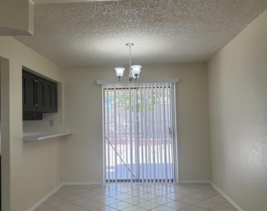 12000 Ivory Gate Way - Photo Thumbnail 10
