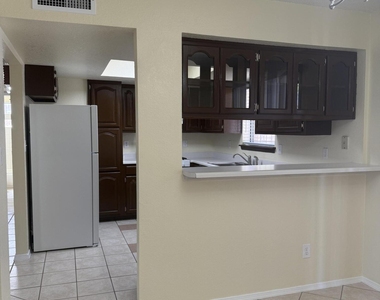 12000 Ivory Gate Way - Photo Thumbnail 11
