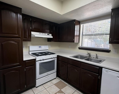 12000 Ivory Gate Way - Photo Thumbnail 17