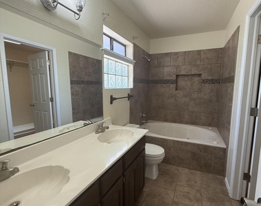 12000 Ivory Gate Way - Photo Thumbnail 30