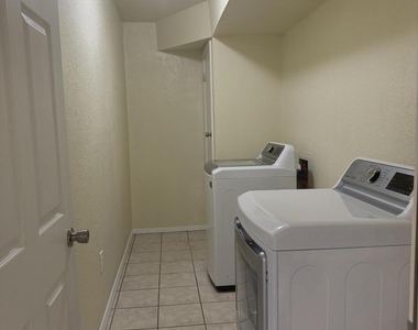 12000 Ivory Gate Way - Photo Thumbnail 8