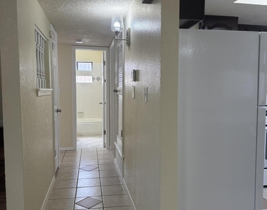 12000 Ivory Gate Way - Photo Thumbnail 12