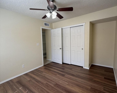 12000 Ivory Gate Way - Photo Thumbnail 23