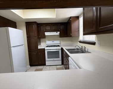 12000 Ivory Gate Way - Photo Thumbnail 16