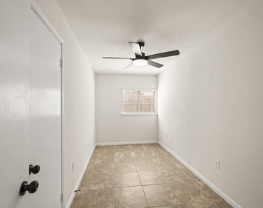6711 Pickett Drive - Photo Thumbnail 9