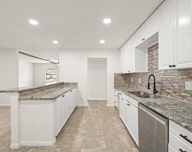 6711 Pickett Drive - Photo Thumbnail 4