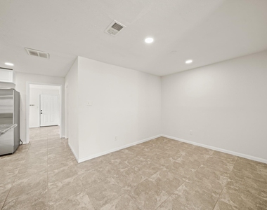6711 Pickett Drive - Photo Thumbnail 7