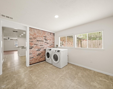 6711 Pickett Drive - Photo Thumbnail 13