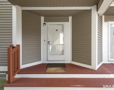 13 Harbour Close - Photo Thumbnail 2