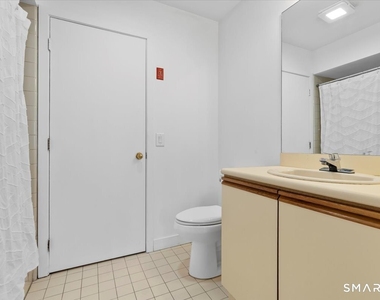 13 Harbour Close - Photo Thumbnail 22