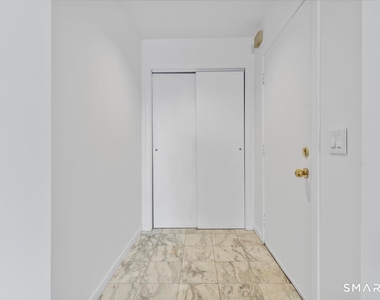 13 Harbour Close - Photo Thumbnail 24