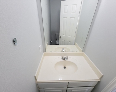 3602 Zephyr Glen Way - Photo Thumbnail 17