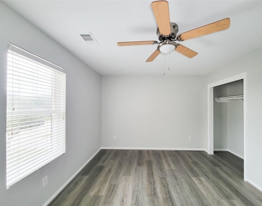 3602 Zephyr Glen Way - Photo Thumbnail 32
