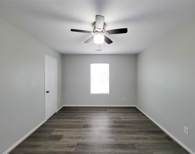 3602 Zephyr Glen Way - Photo Thumbnail 33