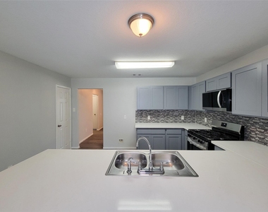 3602 Zephyr Glen Way - Photo Thumbnail 11