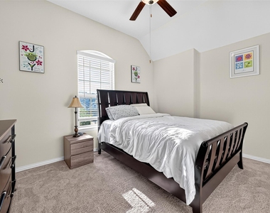 10519 Forfar Lane - Photo Thumbnail 34