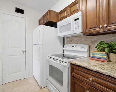 12500 Melville Drive - Photo Thumbnail 10