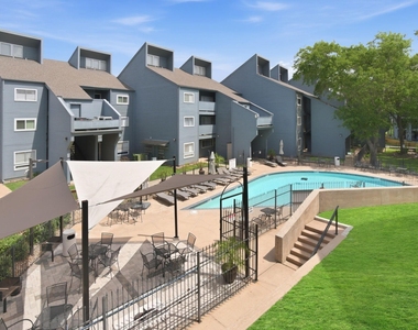 12500 Melville Drive - Photo Thumbnail 14