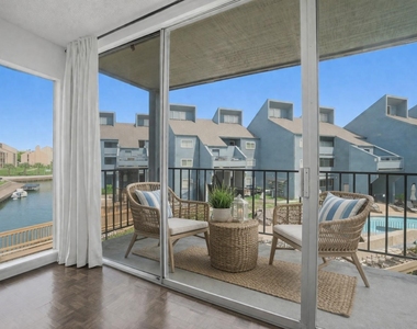 12500 Melville Drive - Photo Thumbnail 2