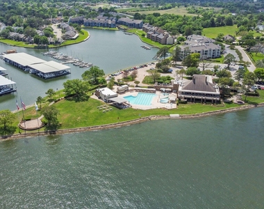 12500 Melville Drive - Photo Thumbnail 16