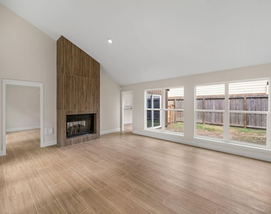 15034 Rose Valley Drive - Photo Thumbnail 5