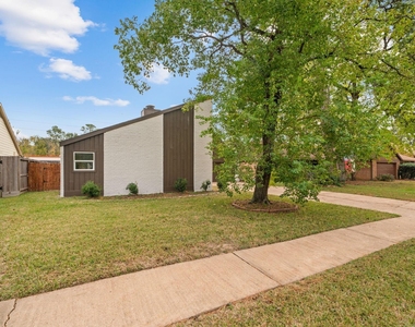15034 Rose Valley Drive - Photo Thumbnail 2