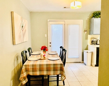 118 Willoughby Court - Photo Thumbnail 7