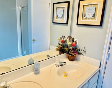 118 Willoughby Court - Photo Thumbnail 20