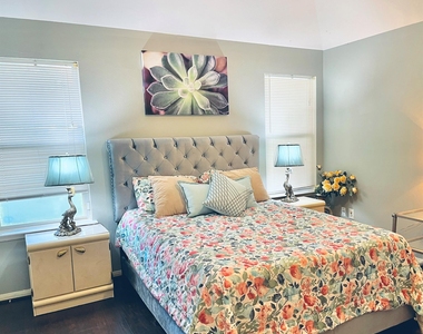 118 Willoughby Court - Photo Thumbnail 17
