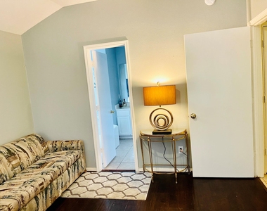 118 Willoughby Court - Photo Thumbnail 19