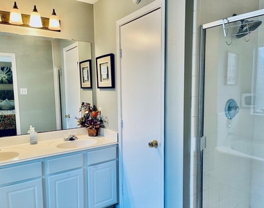 118 Willoughby Court - Photo Thumbnail 21