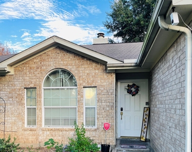 118 Willoughby Court - Photo Thumbnail 1
