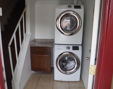 10110 Westview Drive - Photo Thumbnail 2