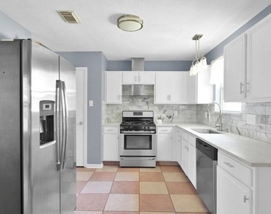 6715 Dillon Drive - Photo Thumbnail 9