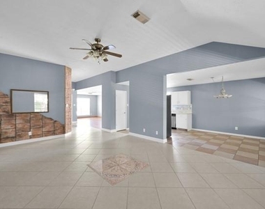 6715 Dillon Drive - Photo Thumbnail 7