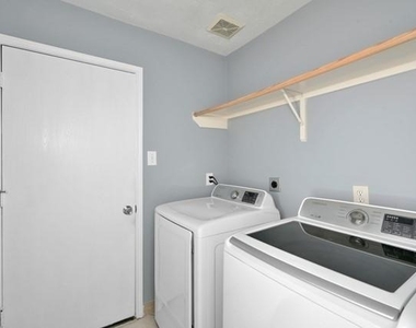 6715 Dillon Drive - Photo Thumbnail 23