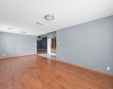 6715 Dillon Drive - Photo Thumbnail 5