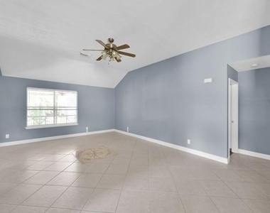 6715 Dillon Drive - Photo Thumbnail 6
