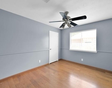 6715 Dillon Drive - Photo Thumbnail 20