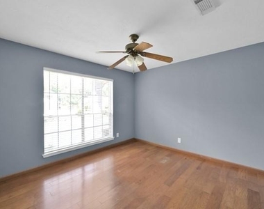 6715 Dillon Drive - Photo Thumbnail 19