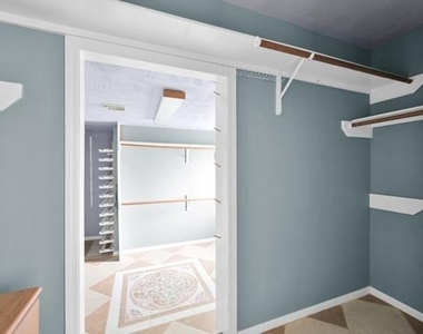 6715 Dillon Drive - Photo Thumbnail 17