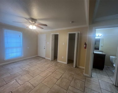 10110 Westview Drive - Photo Thumbnail 6