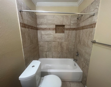 10110 Westview Drive - Photo Thumbnail 8