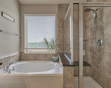 207 Biltmore Loop - Photo Thumbnail 12