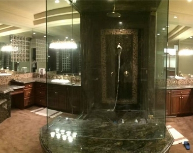 8741 Newport Isle Court - Photo Thumbnail 5